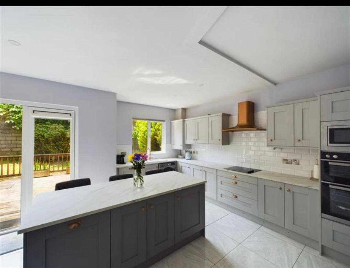 Ferienwohnung Deluxe Dwelling - 15 Mins From Cork City/Airport Exterior foto